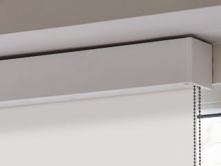 Kompaktes Kassettenrollo für den Objektbereich